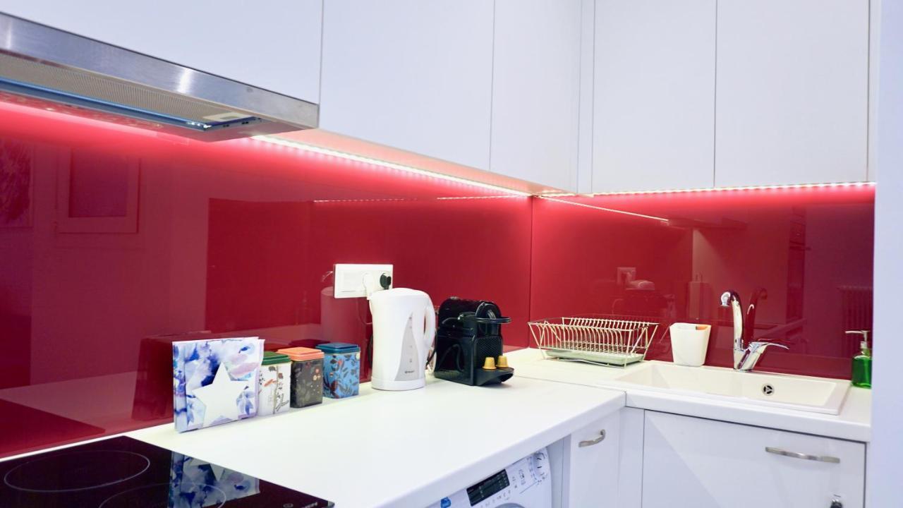 Central, Bright Apt In Athens Near Metro エクステリア 写真